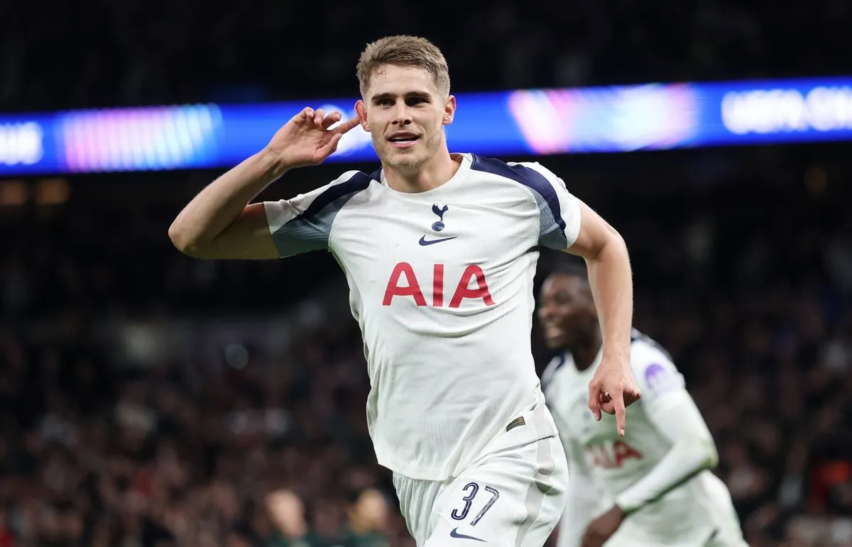 开云体育中国-回声报列利物浦接下可能中卫引援目标：范德芬，施洛特贝克