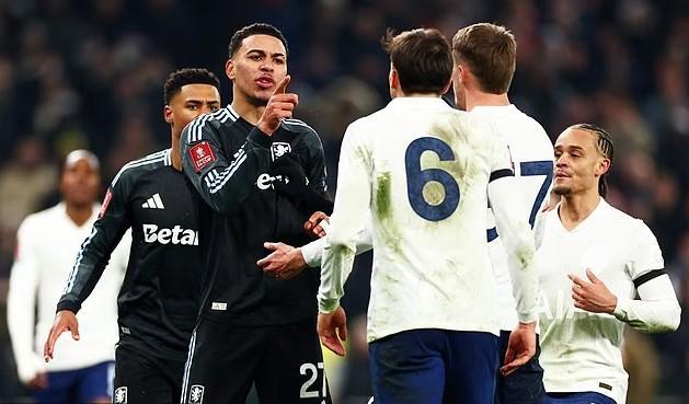 开云体育登录-埃梅里：对手有时为了限制罗杰斯，动作已经接近黄牌甚至红牌