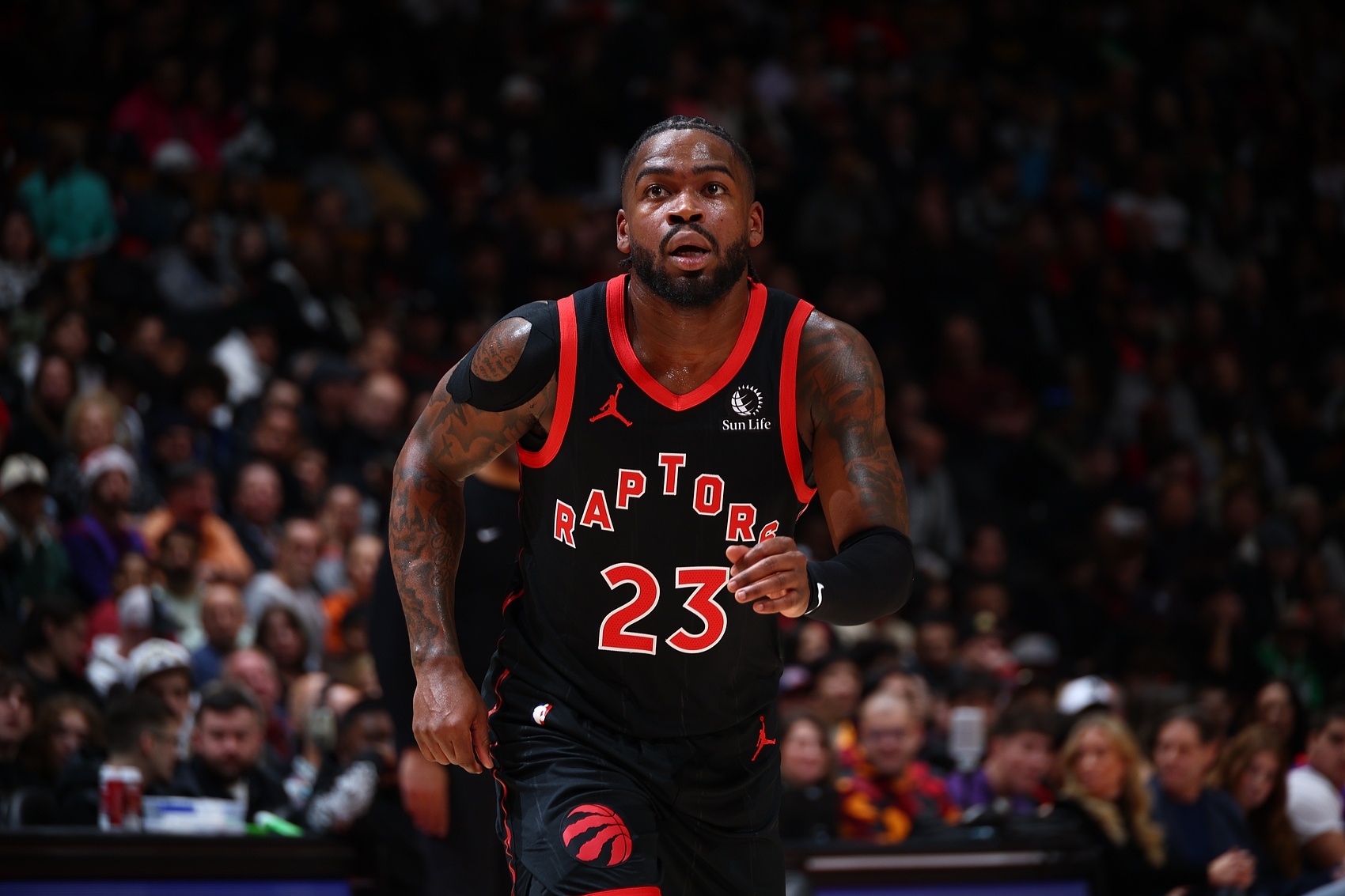 开云体育入口-13助攻生涯新高！谢德：英格拉姆只获得13次出手 这是我的问题